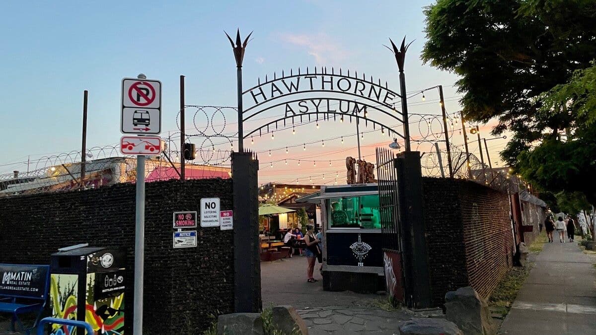 Hawthorne Asylum Food Cart
