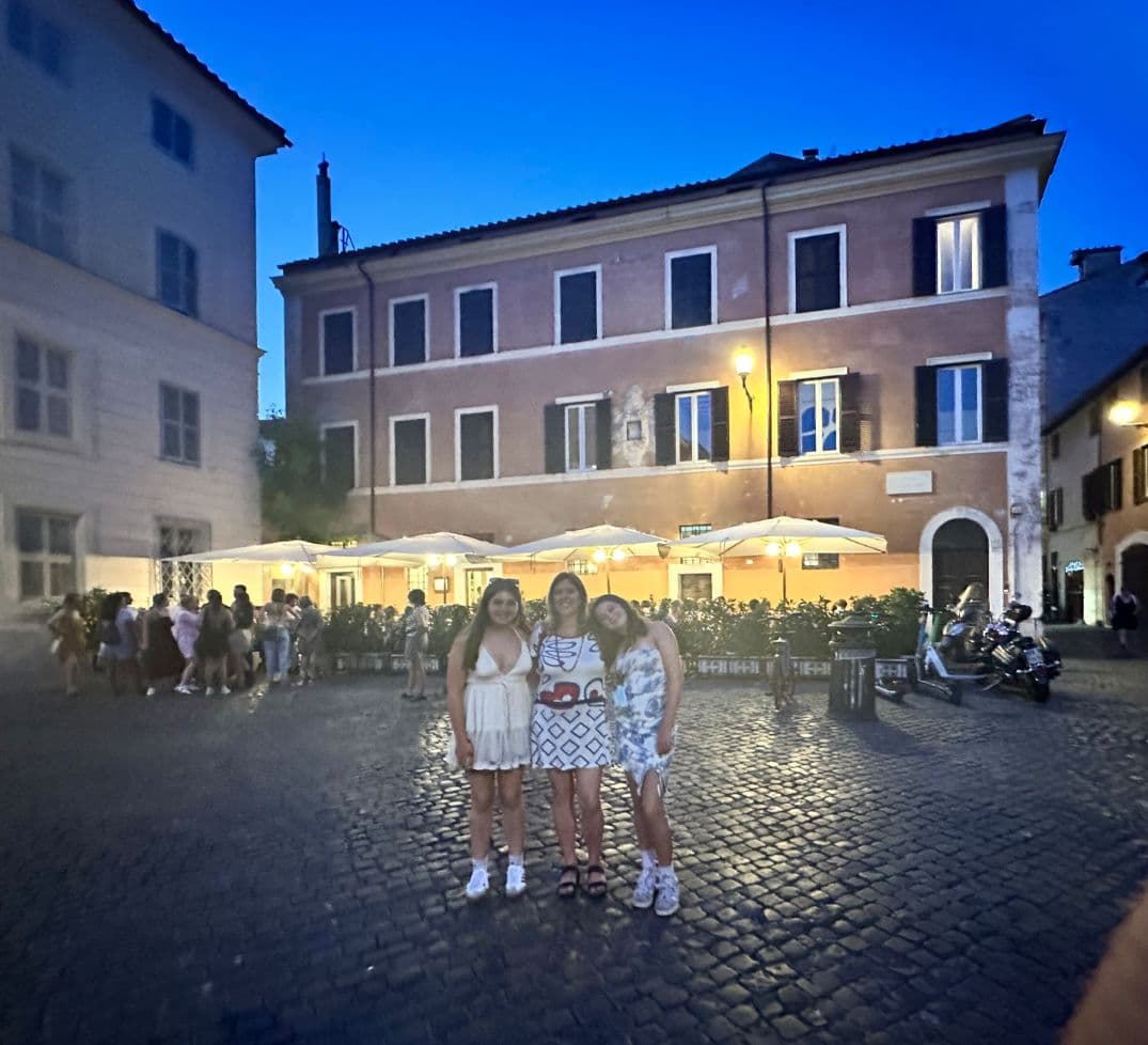 Walk along the Tiber River and Exploring Trastevere